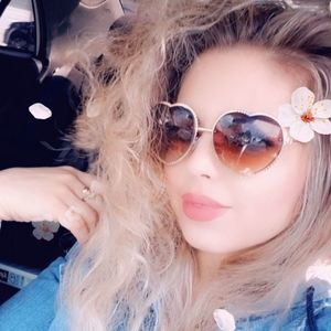 Meet your Posher, Sandra